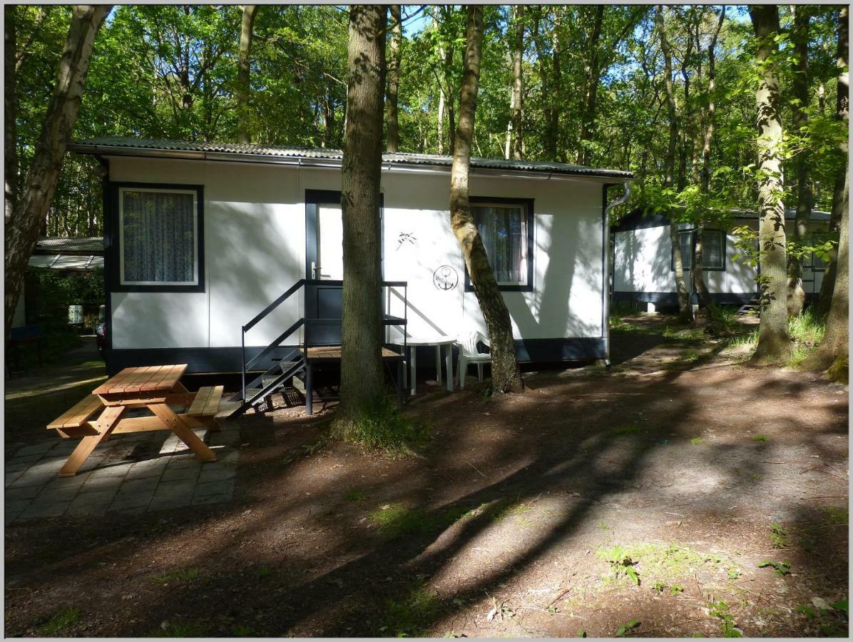 Ddr Bungalow Direkt Am Strand Auf Ruegen Dranske Exterior foto